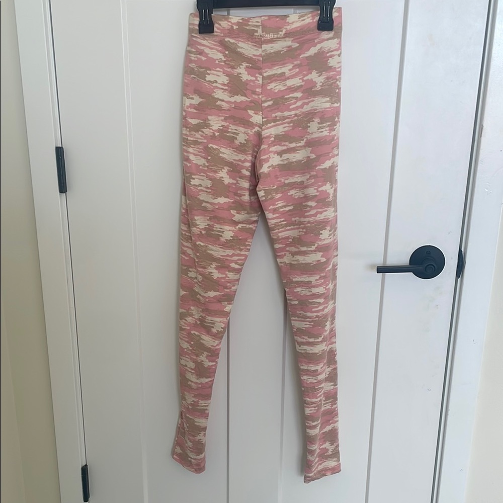 Pink Camouflage Leggings - Picture 3 of 3